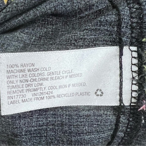 Black and pink floral aline button dress size XS - Picture 7 of 8